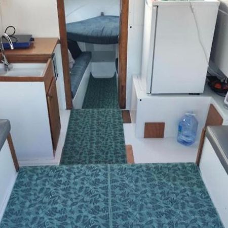 Nice Boat To Sleep In Barcelona 圣阿德里安-德贝索斯 外观 照片