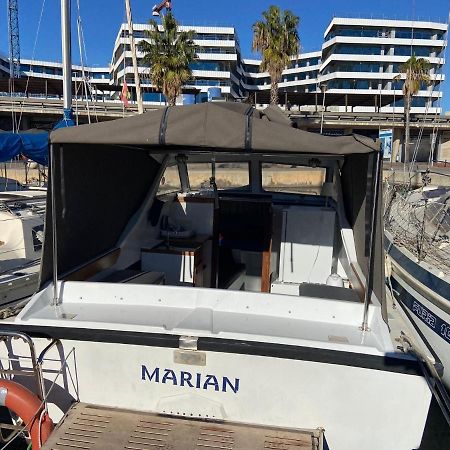 Nice Boat To Sleep In Barcelona 圣阿德里安-德贝索斯 外观 照片