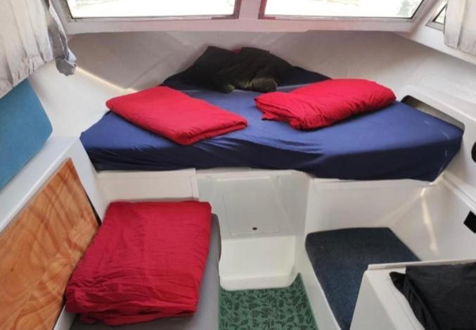 Nice Boat To Sleep In Barcelona 圣阿德里安-德贝索斯 外观 照片